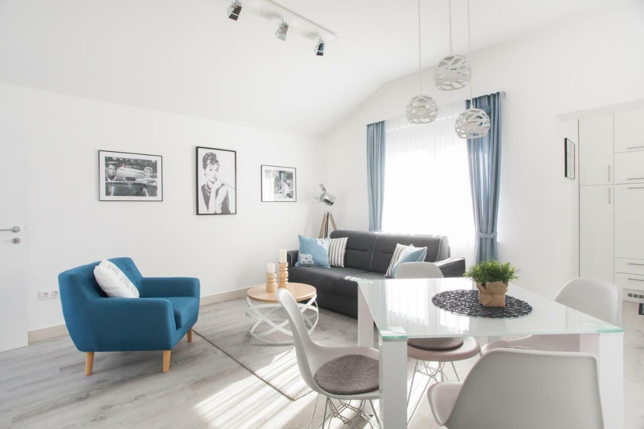 Apartment Movie Primošten Exteriör bild